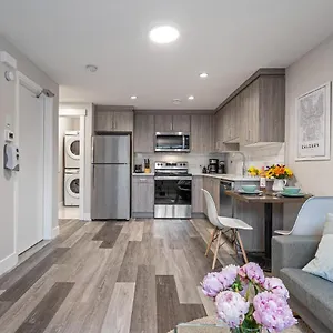 https://executive-apt_central-location_long-stays-welcome.calgaryhotelsearch.com
