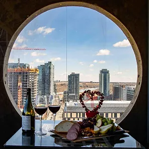 https://sweet-condo-in-downtown-with-parking-gym-sauna.calgaryhotelsearch.com